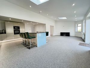 Kitchen/diner/family room- click for photo gallery